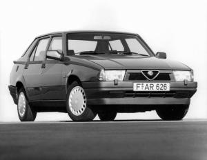 Alfa Romeo 75 1988 года 